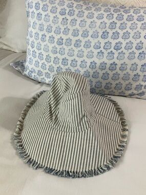 HAT ATTACK Canvas Blue/White Striped Packable Hat